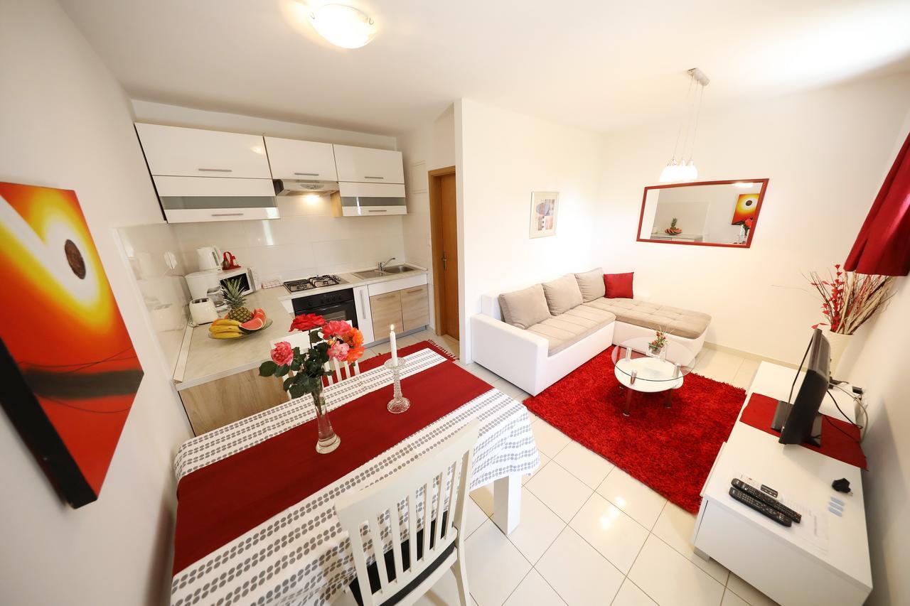 Apartments Mirakul ซาดาร์ ภายนอก รูปภาพ