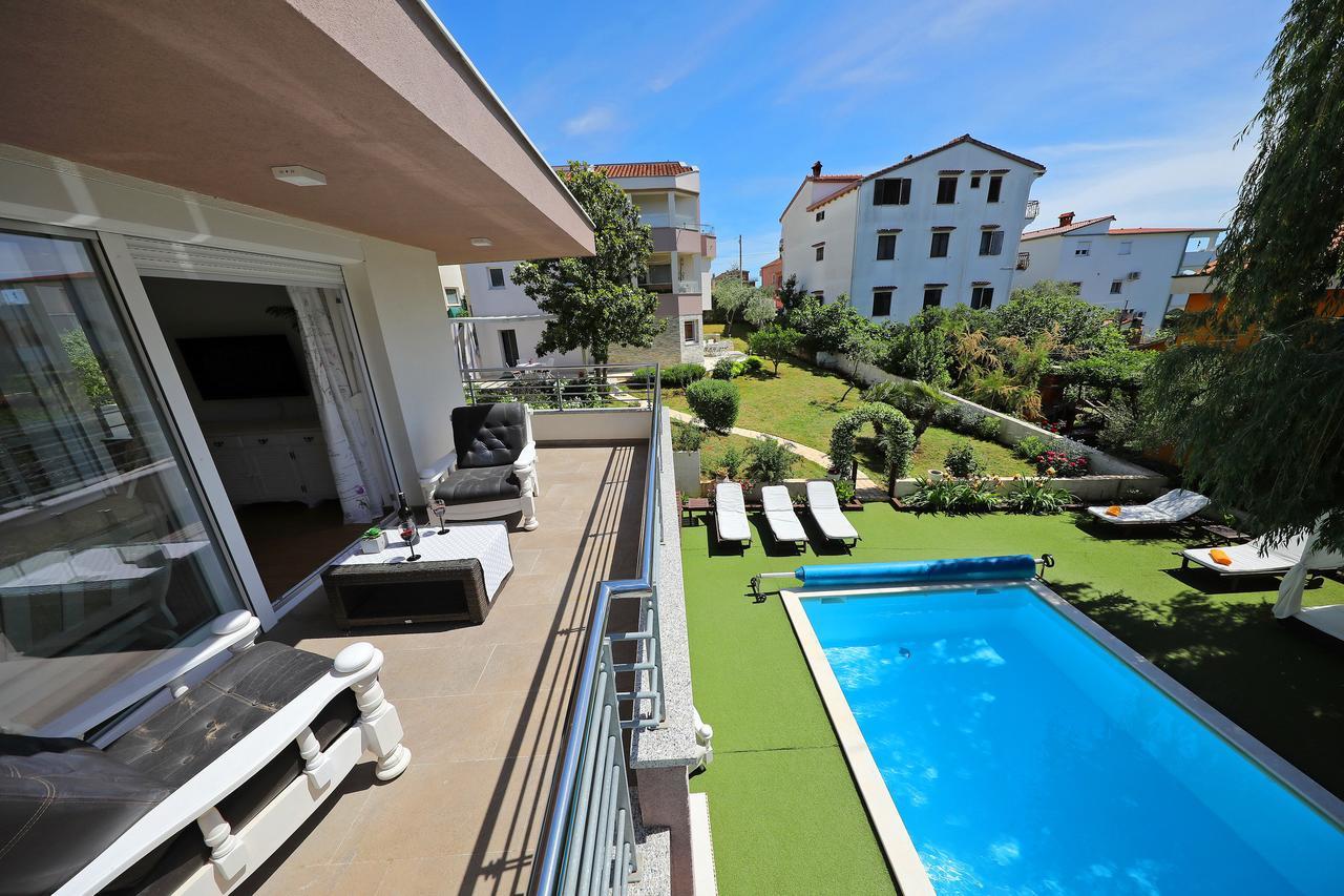 Apartments Mirakul ซาดาร์ ภายนอก รูปภาพ