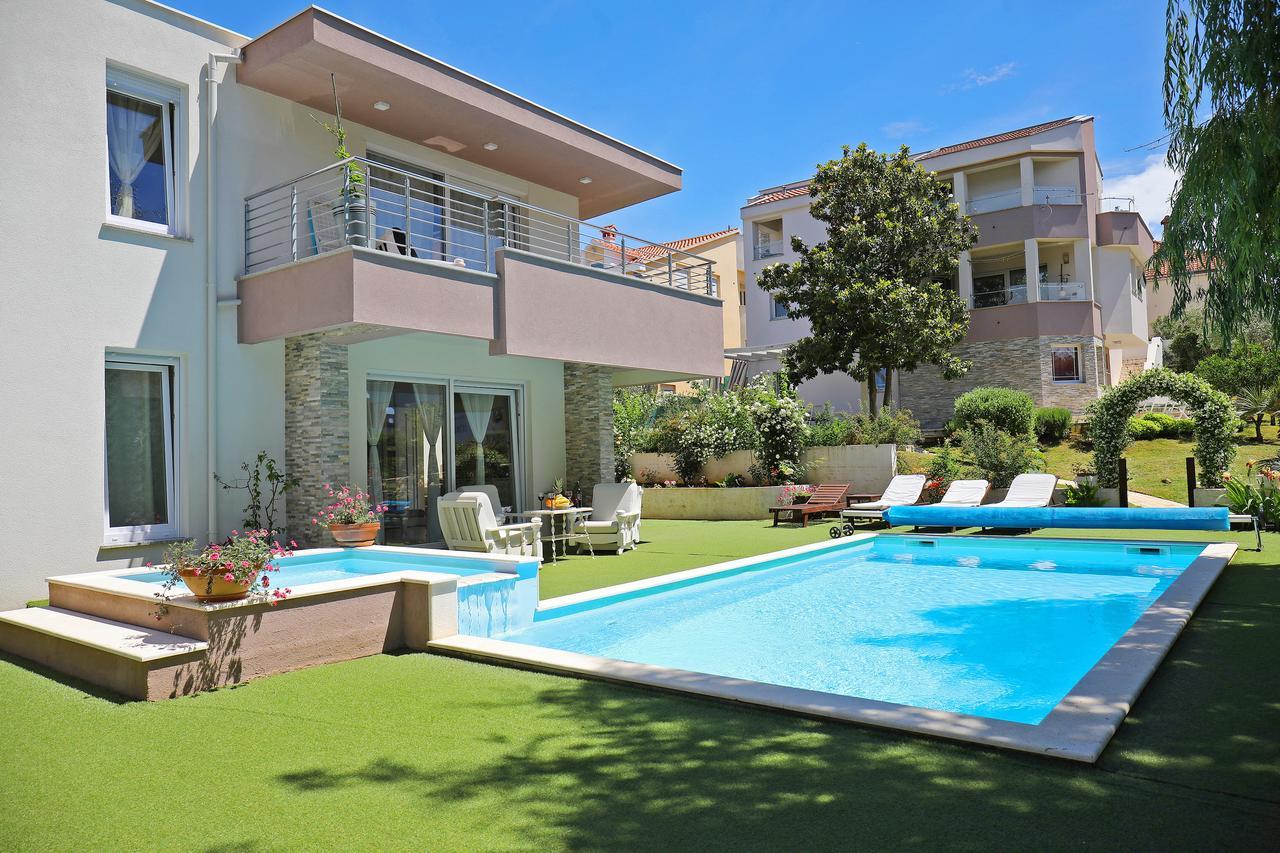 Apartments Mirakul ซาดาร์ ภายนอก รูปภาพ